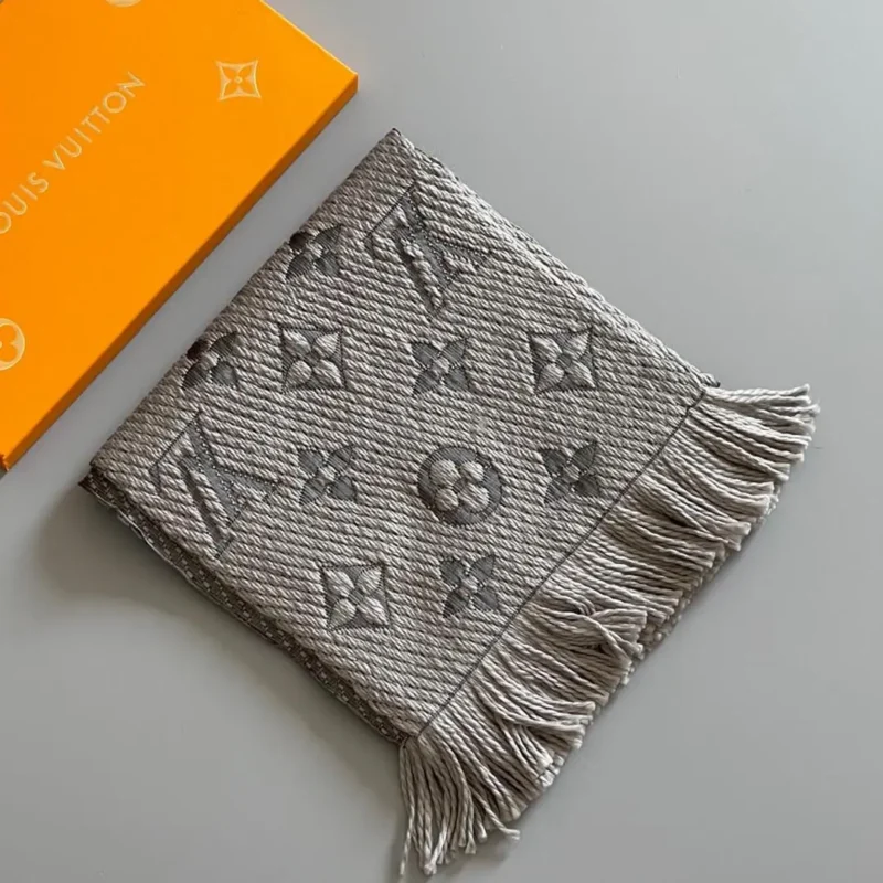 LV Scarf 350-19